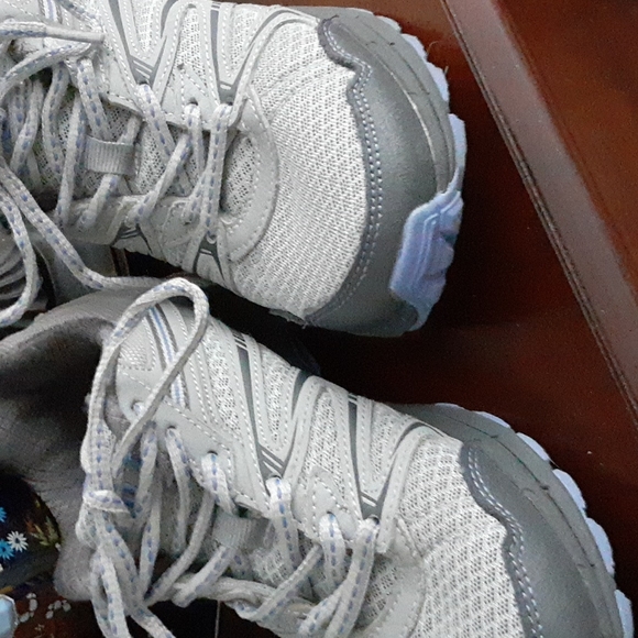 Fila Sneakers - Picture 8 of 9